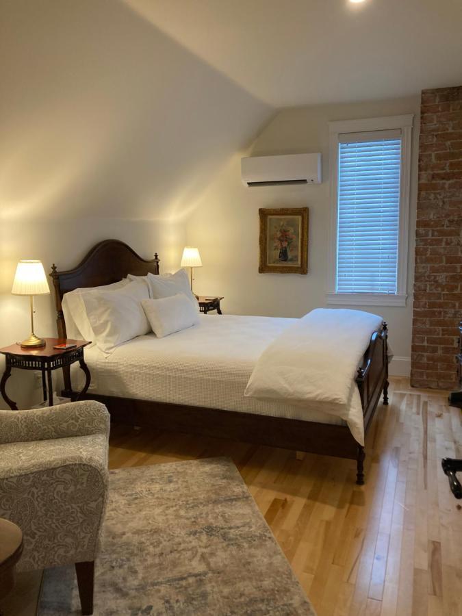 Bed and Breakfast The Red House Fredericton Esterno foto