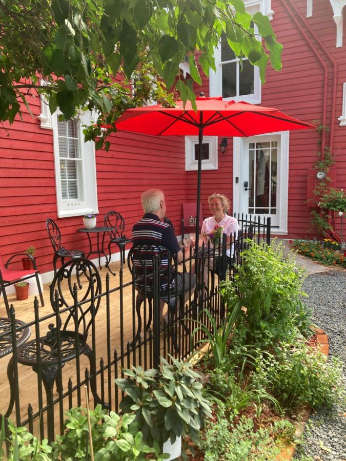 Bed and Breakfast The Red House Fredericton Esterno foto
